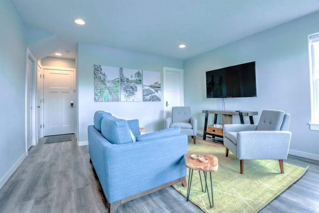 New Tri-Level Home With Ocean View And 3 En-Suite Bedrooms! Depoe Bay Εξωτερικό φωτογραφία
