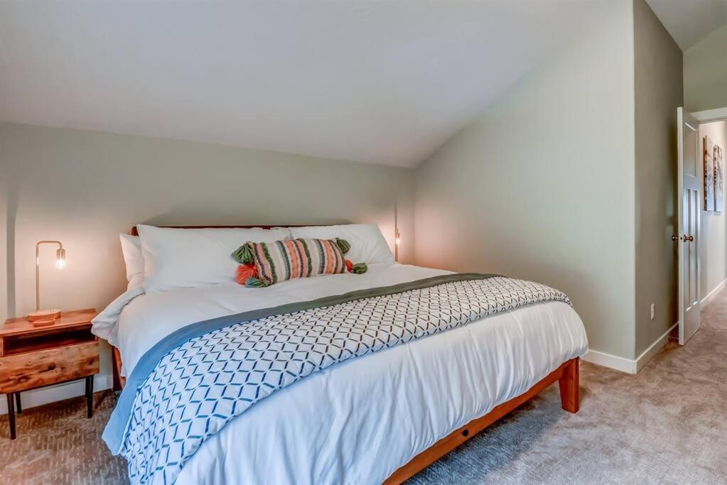 New Tri-Level Home With Ocean View And 3 En-Suite Bedrooms! Depoe Bay Εξωτερικό φωτογραφία