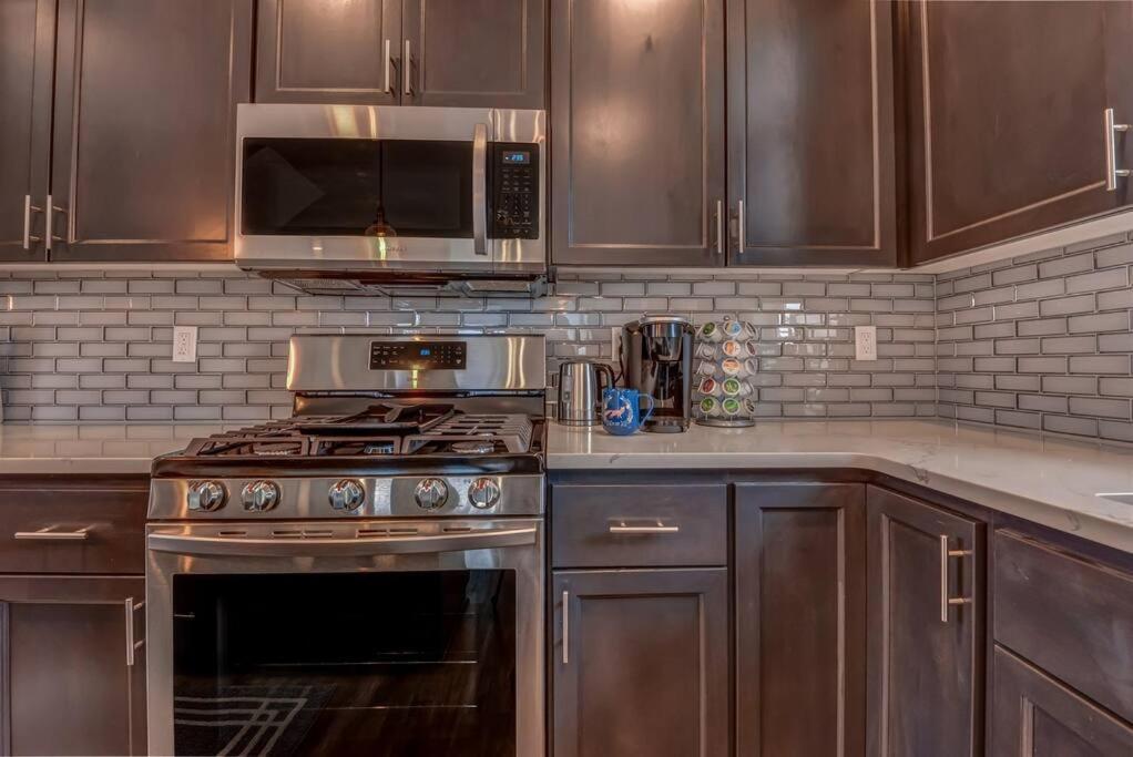 New Tri-Level Home With Ocean View And 3 En-Suite Bedrooms! Depoe Bay Εξωτερικό φωτογραφία