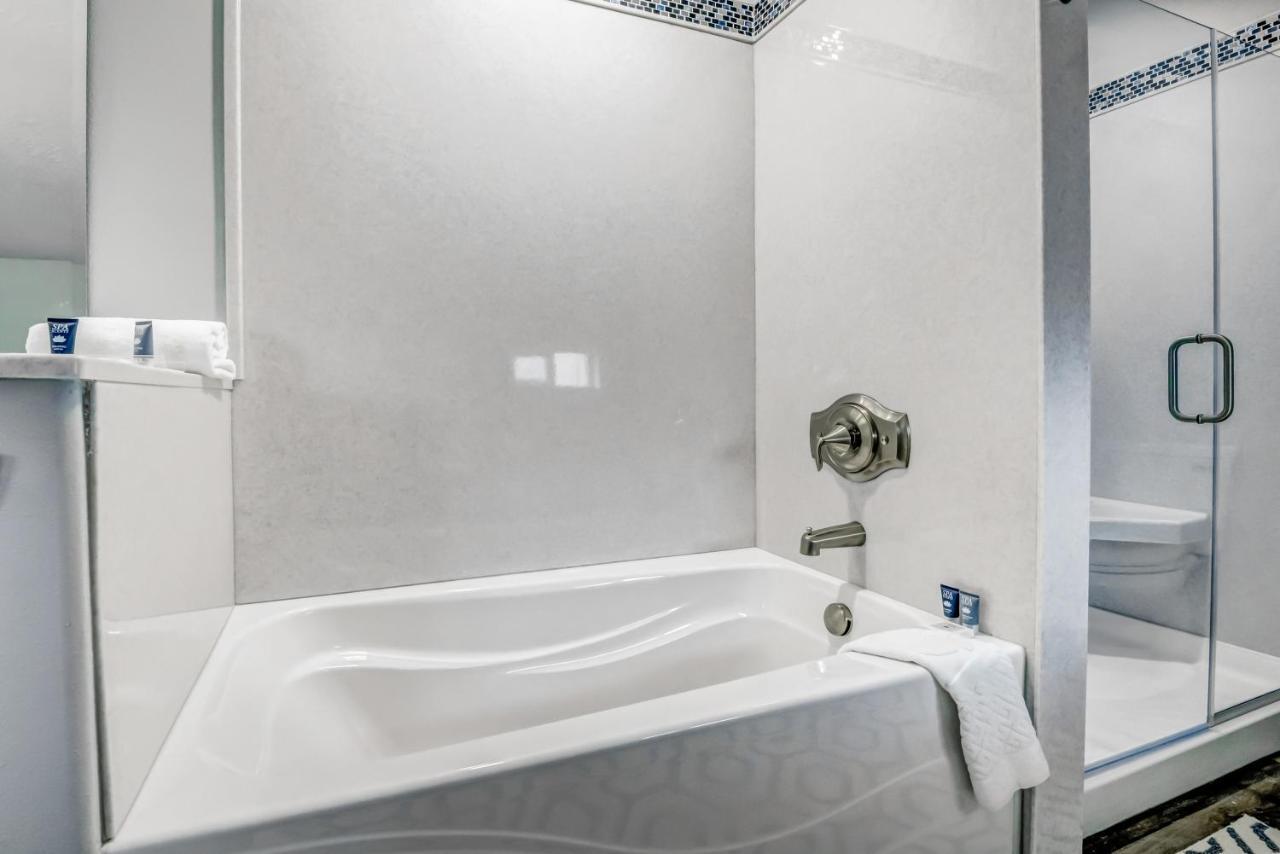 New Tri-Level Home With Ocean View And 3 En-Suite Bedrooms! Depoe Bay Εξωτερικό φωτογραφία