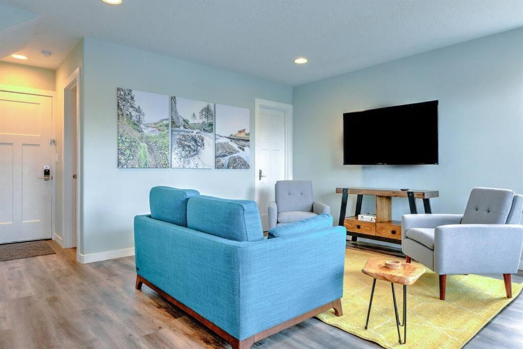 New Tri-Level Home With Ocean View And 3 En-Suite Bedrooms! Depoe Bay Εξωτερικό φωτογραφία