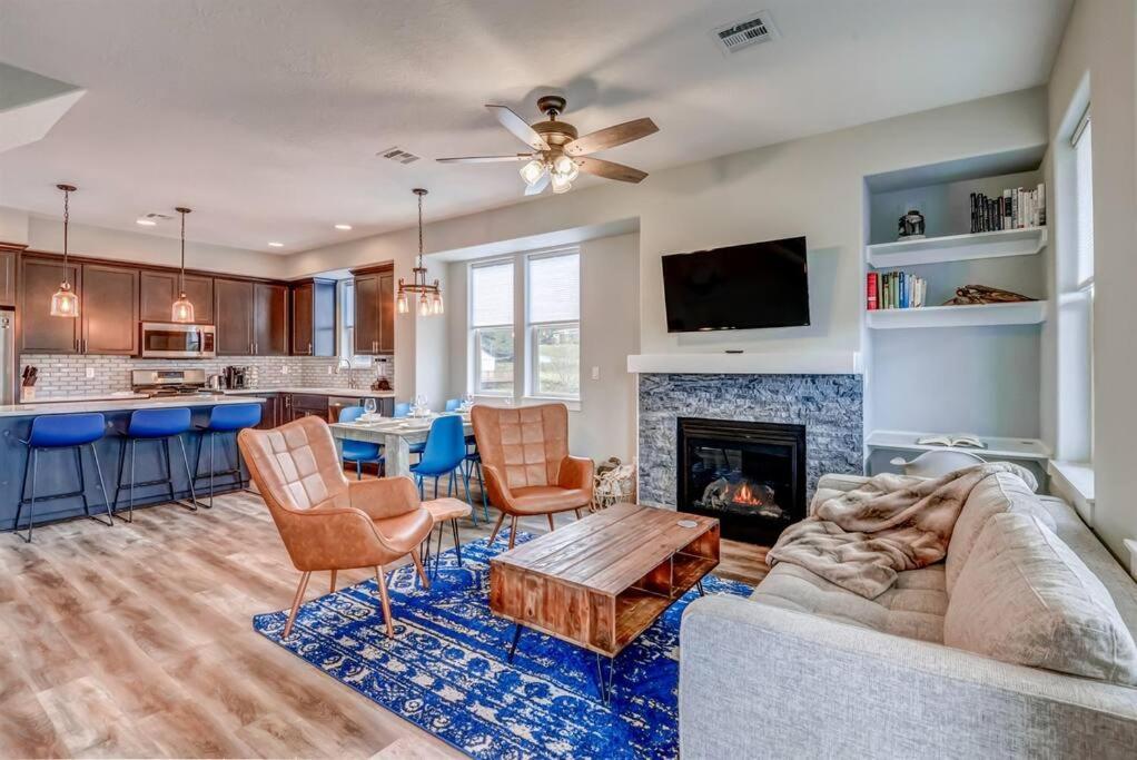 New Tri-Level Home With Ocean View And 3 En-Suite Bedrooms! Depoe Bay Εξωτερικό φωτογραφία
