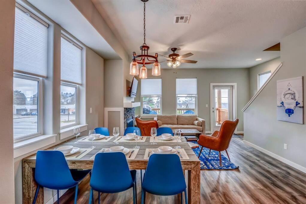 New Tri-Level Home With Ocean View And 3 En-Suite Bedrooms! Depoe Bay Εξωτερικό φωτογραφία