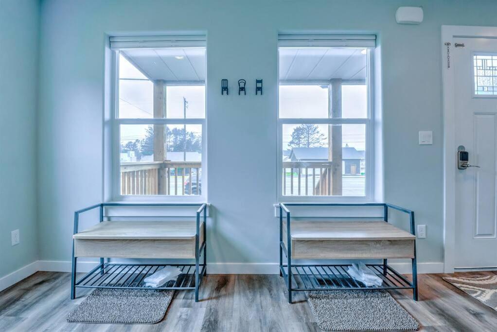 New Tri-Level Home With Ocean View And 3 En-Suite Bedrooms! Depoe Bay Εξωτερικό φωτογραφία