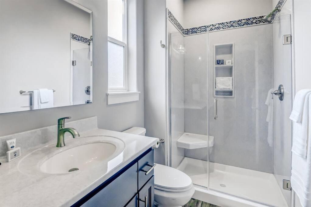New Tri-Level Home With Ocean View And 3 En-Suite Bedrooms! Depoe Bay Εξωτερικό φωτογραφία